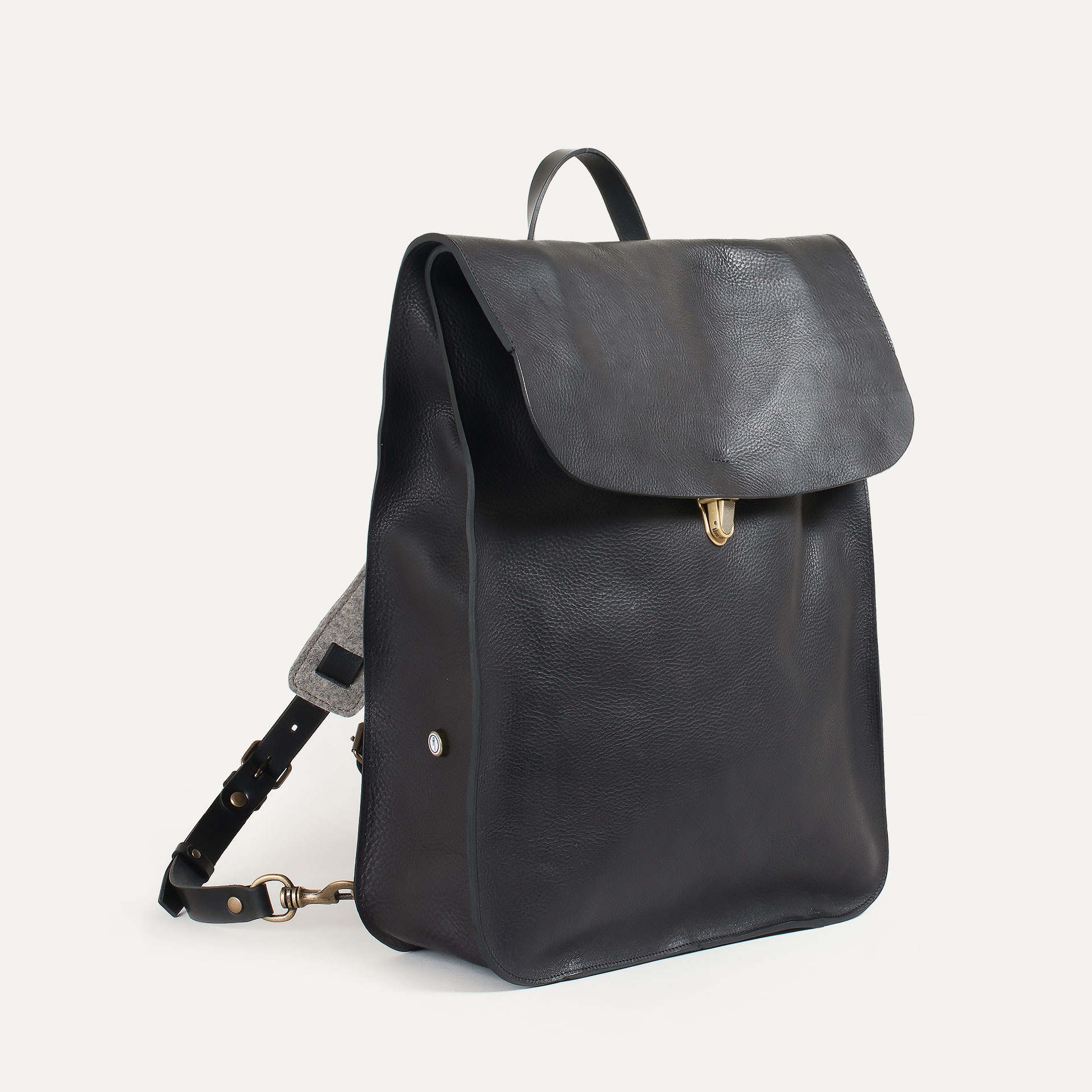 Arlo leather backpack - Black / E Pure (image n°2)