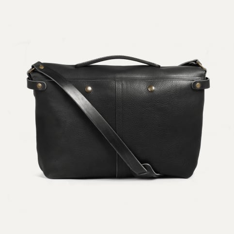 Black satchel 2025