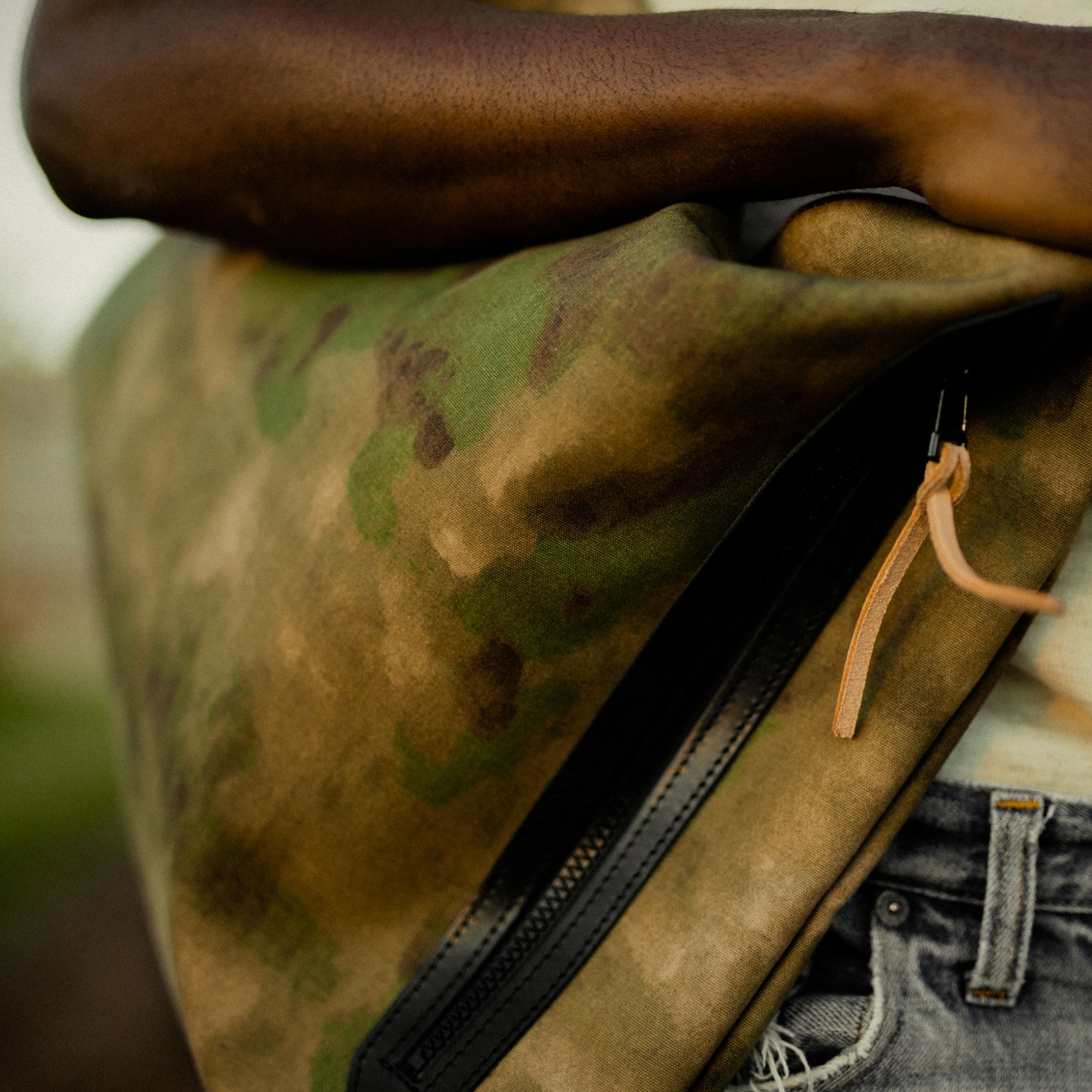 Baston Messenger Bag - Dark Khaki (image n°5)