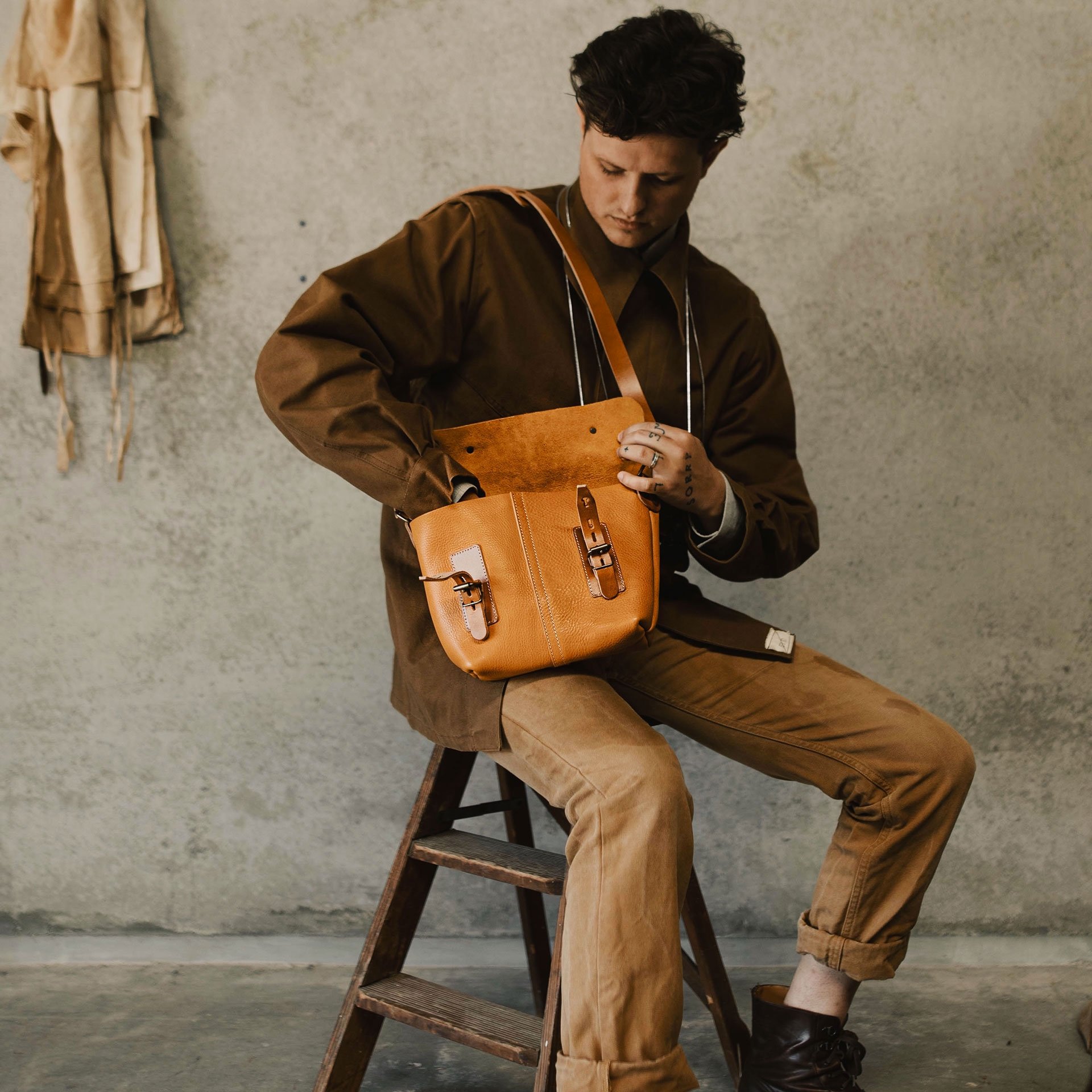 Louis Satchel bag - Peat (image n°6)