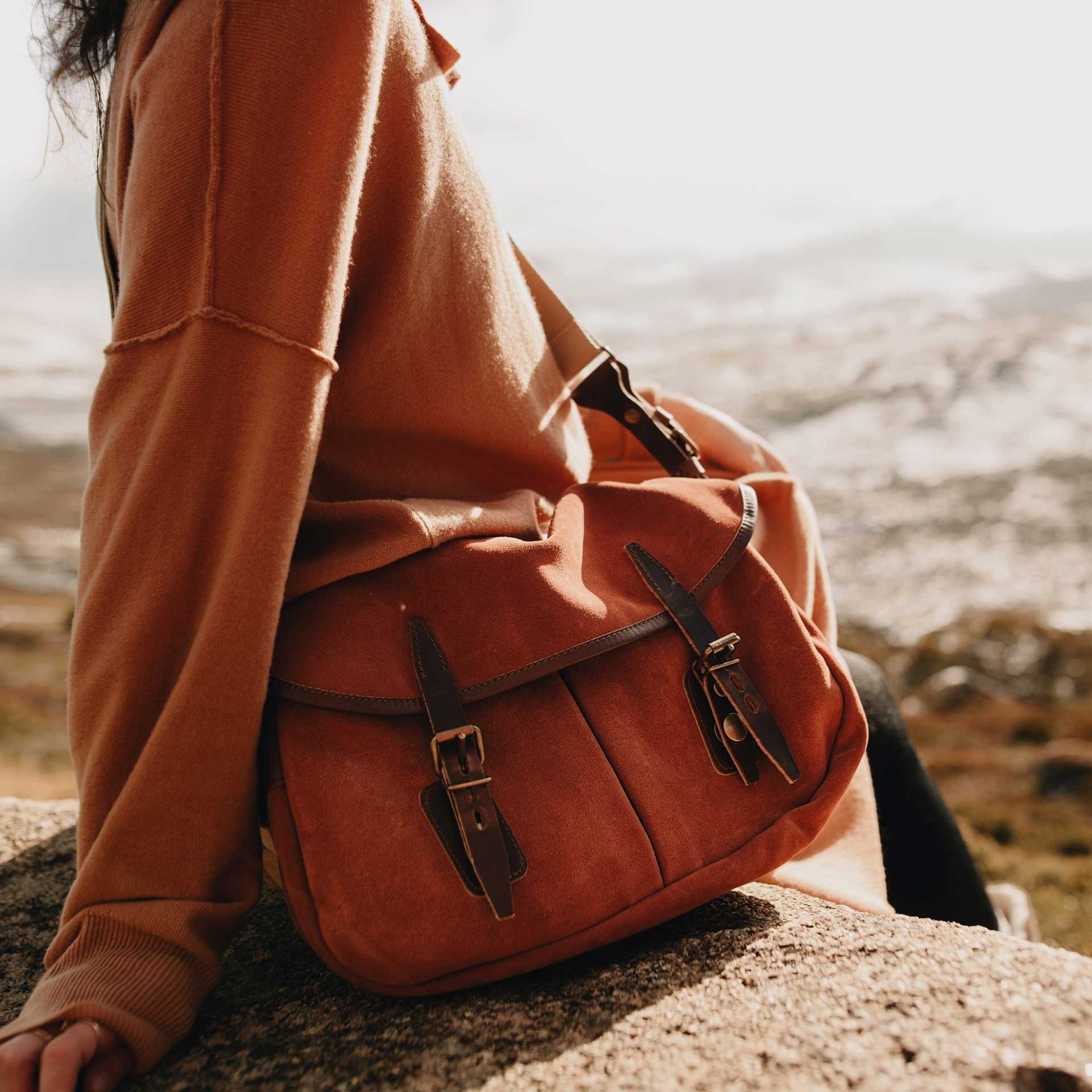 Musette du Pêcheur M  / Cuir Velours - Rust (image n°6)