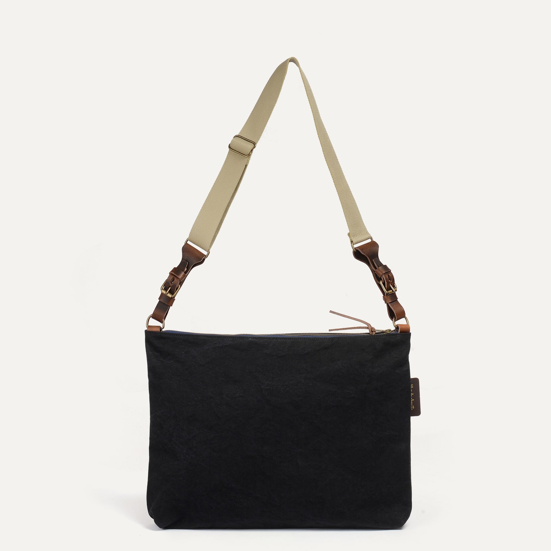 Baskia Messenger Bag - Black Stonewashed (image n°3)