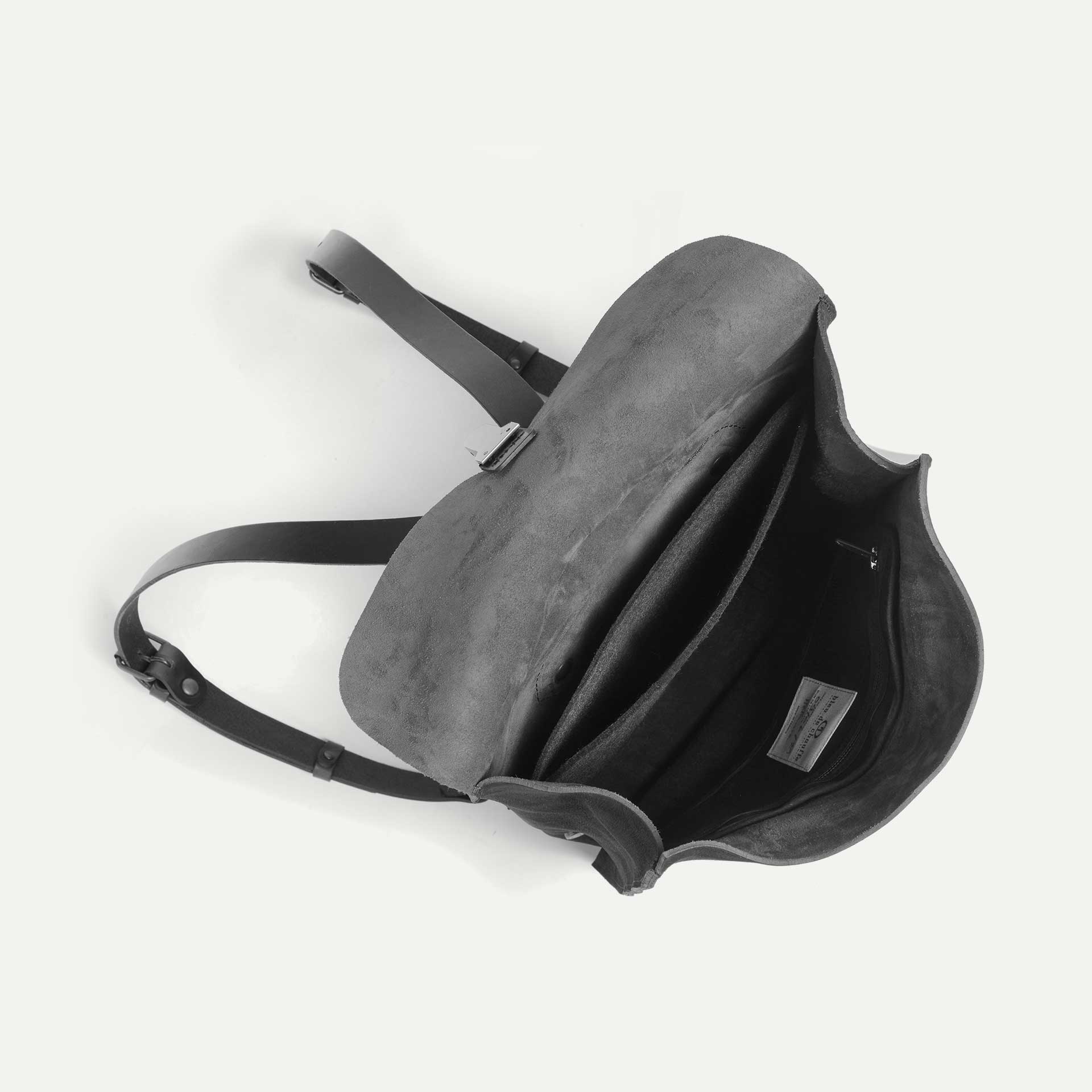 Puncho leather backpack WAX - Charcoal black / Waxed Leather (image n°4)