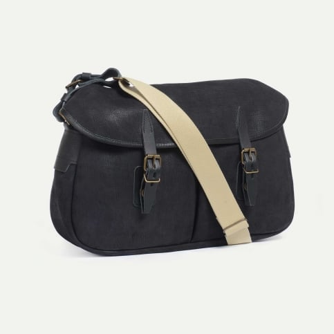 Fisherman's Musette M - Charcoal black / Waxed Leather