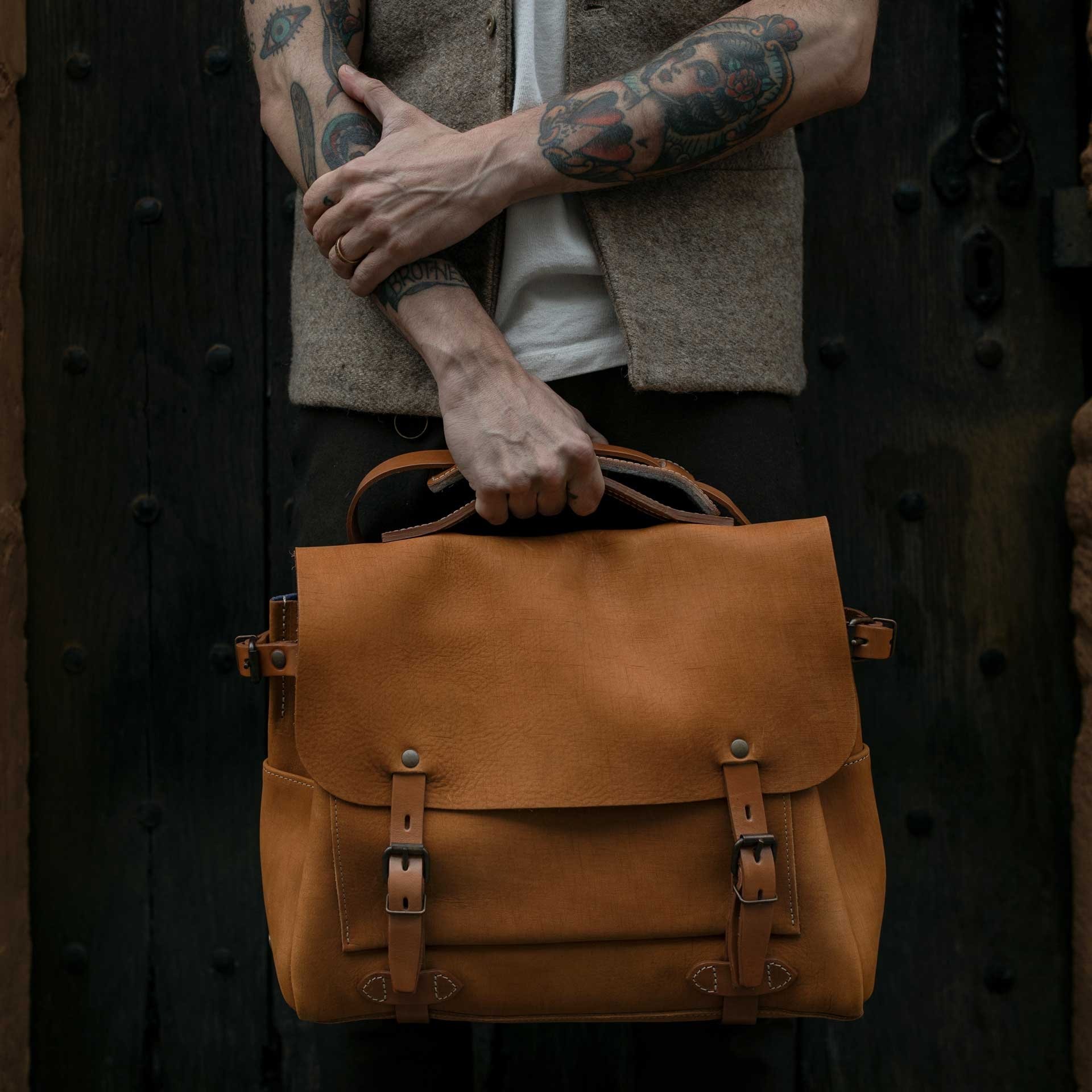 Postman bag Eclair M - Honey / Waxed Leather (image n°6)
