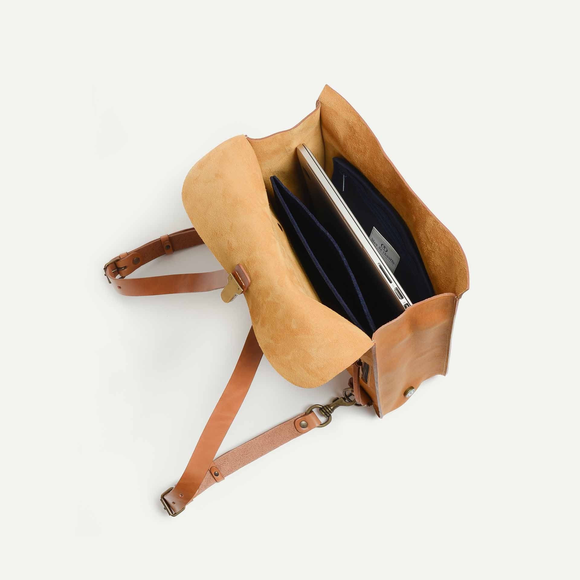 Puncho leather backpack WAX - Honey / Waxed Leather (image n°4)