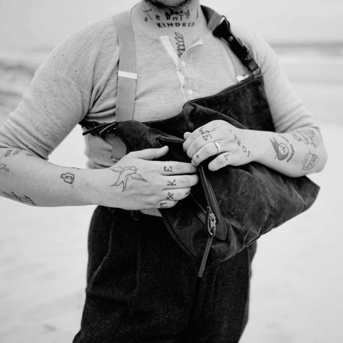 Baskia Messenger Bag - Black waxed (image n°5)