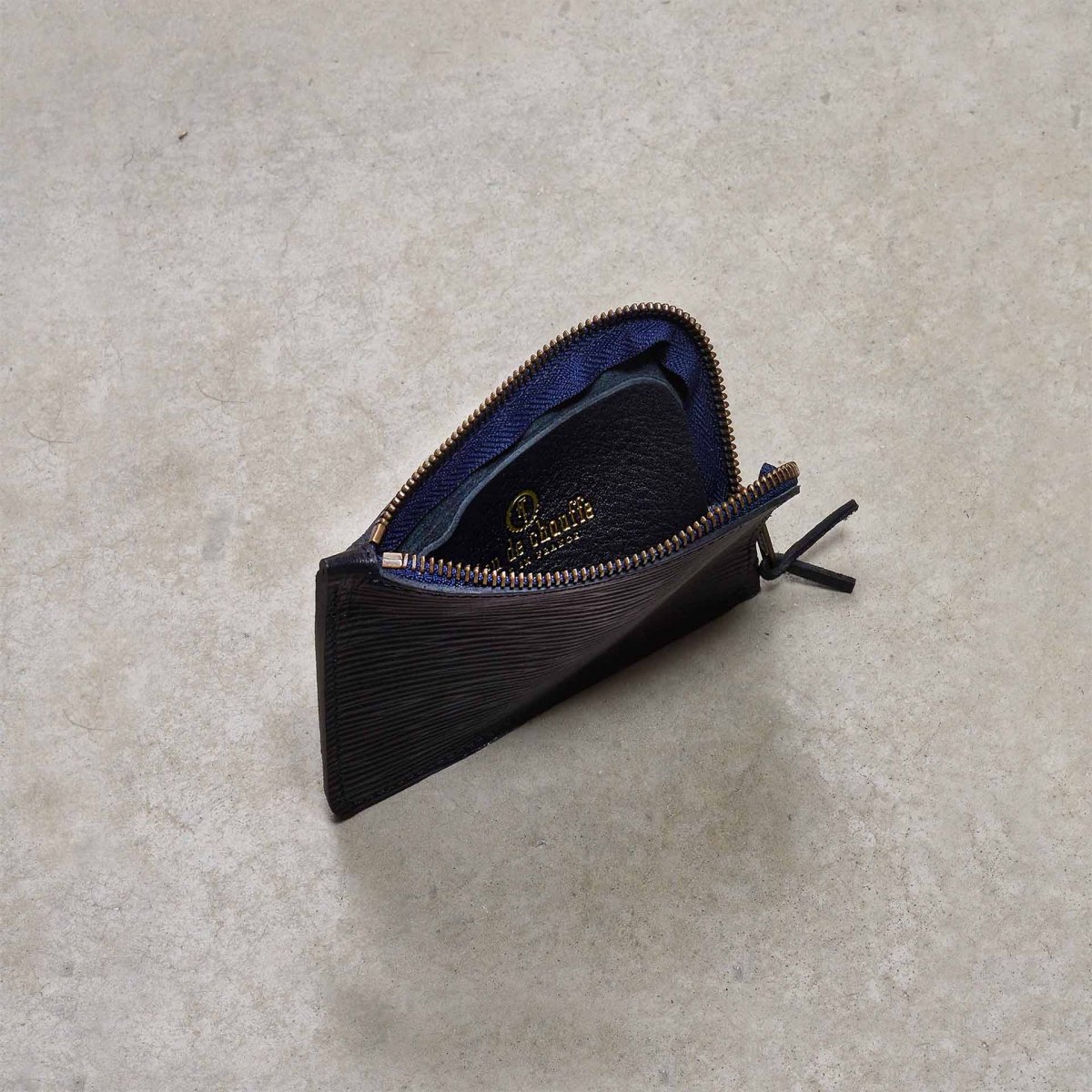 As zippered purse / M - black épi leather (image n°4)