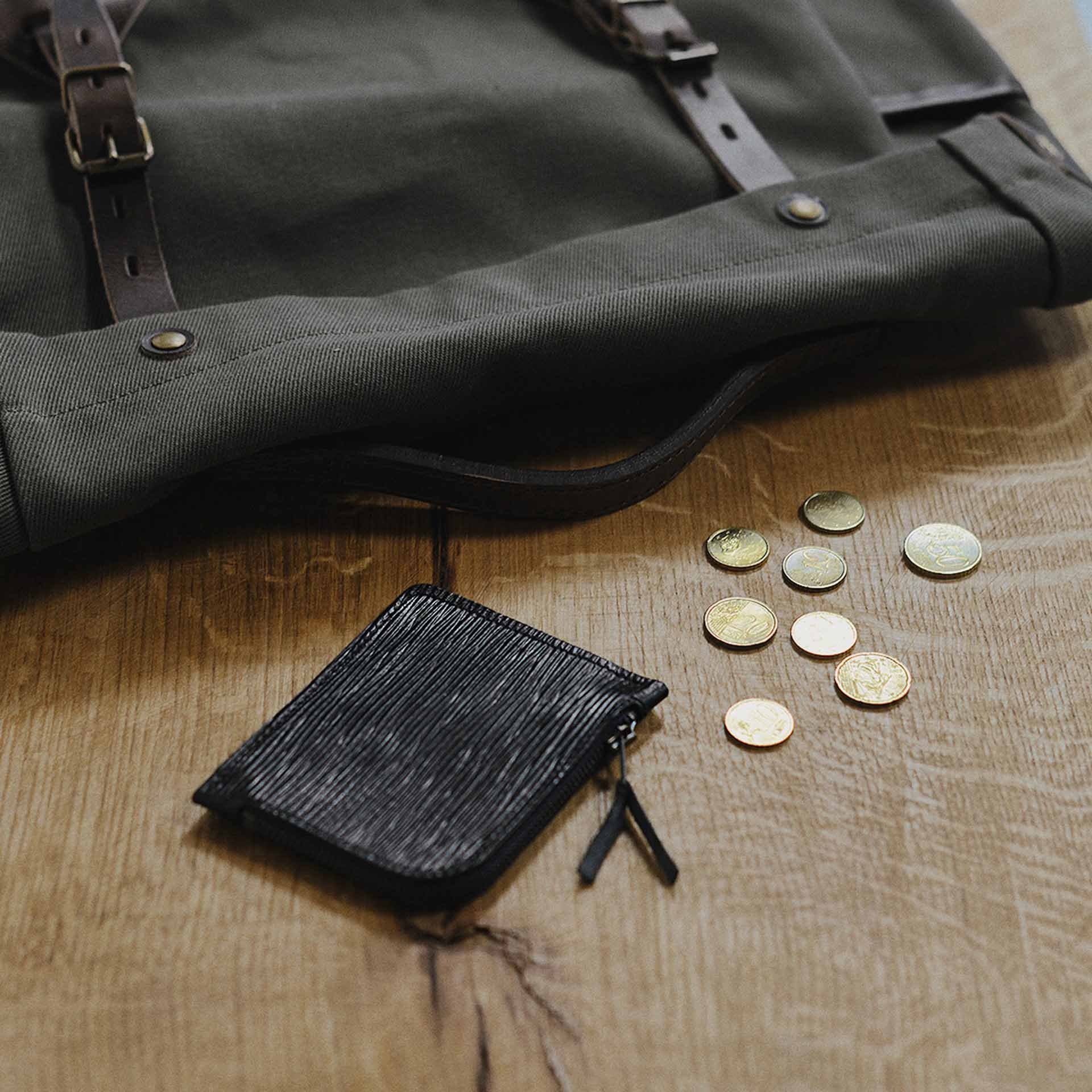 As zippered purse / M - black épi leather