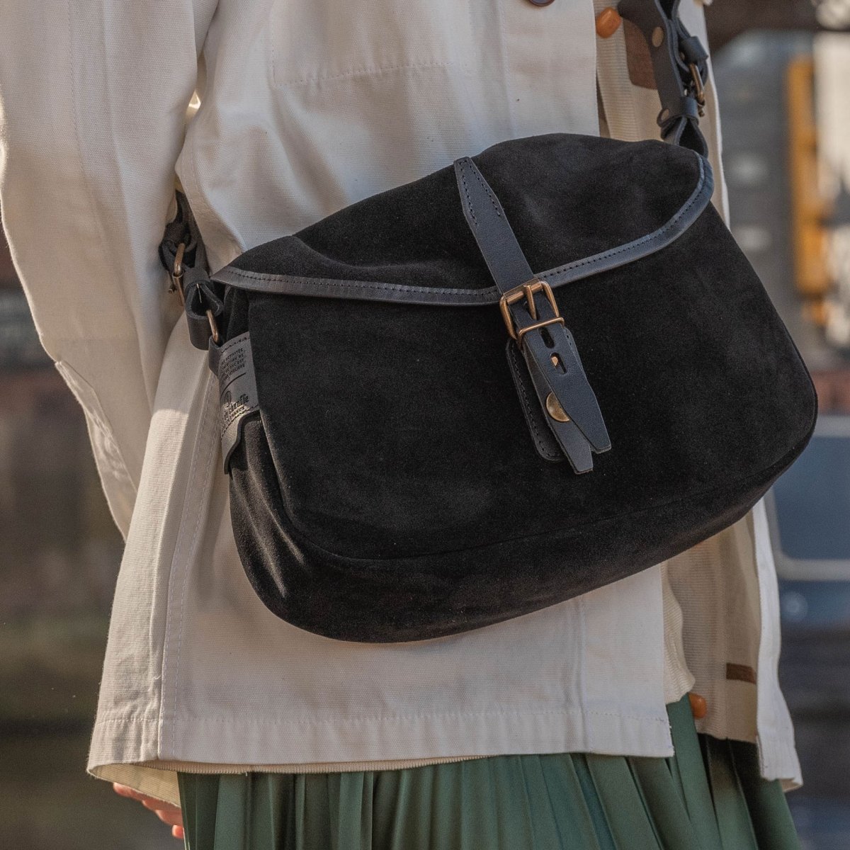 Musette du Pêcheur XS / Cuir Velours - Noir (image n°7)