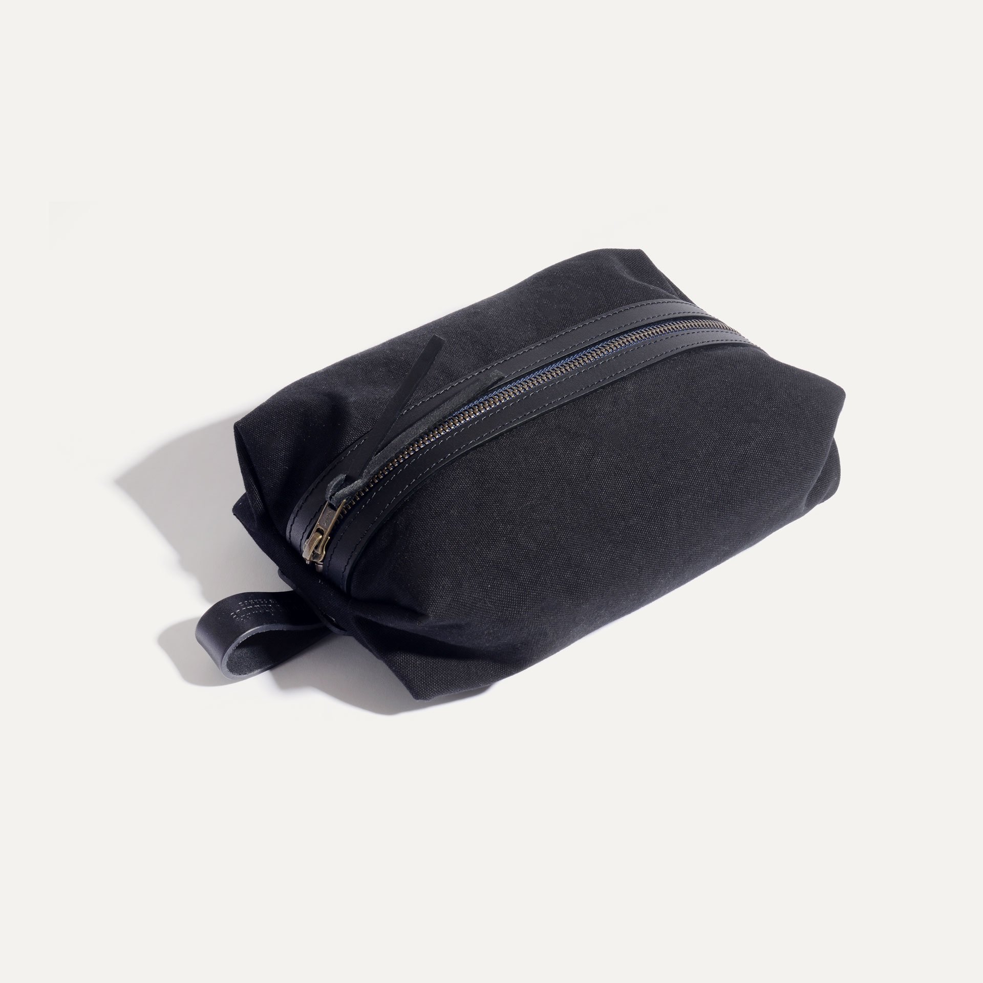 ZAZOU toiletry case - Black Stonewashed (image n°1)