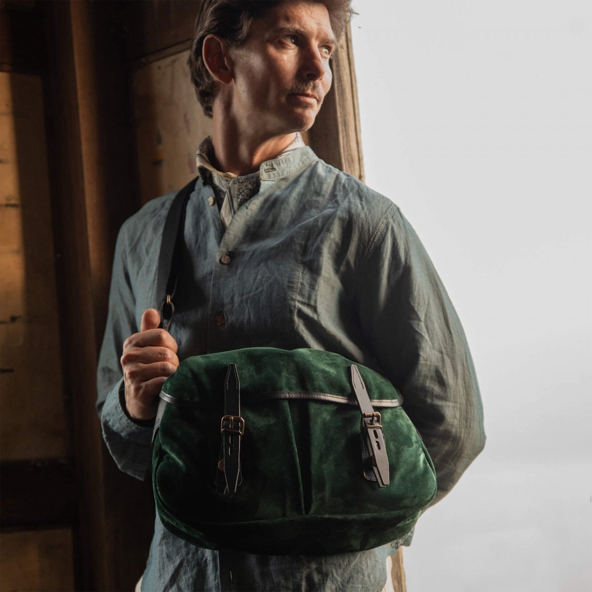 Musette M Fisherman's bag / Suede - Dark Green (image n°7)