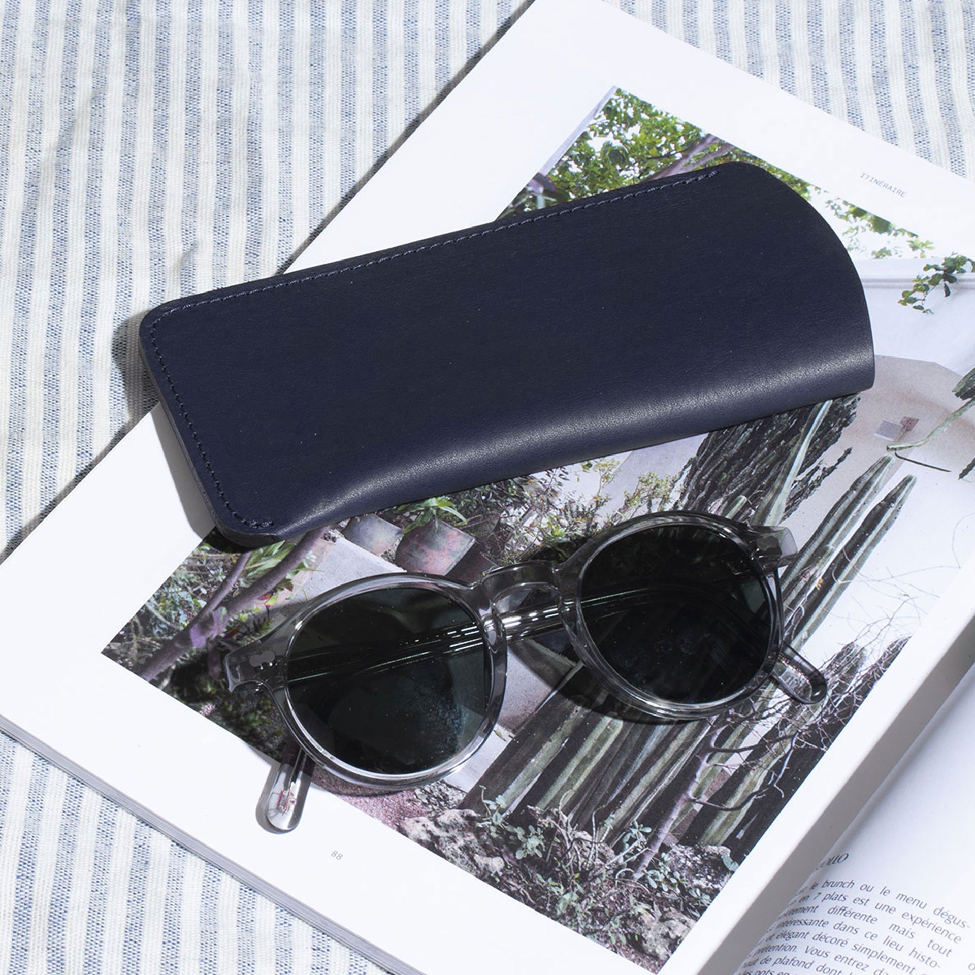Binocle glasses case - Navy Blue (image n°4)