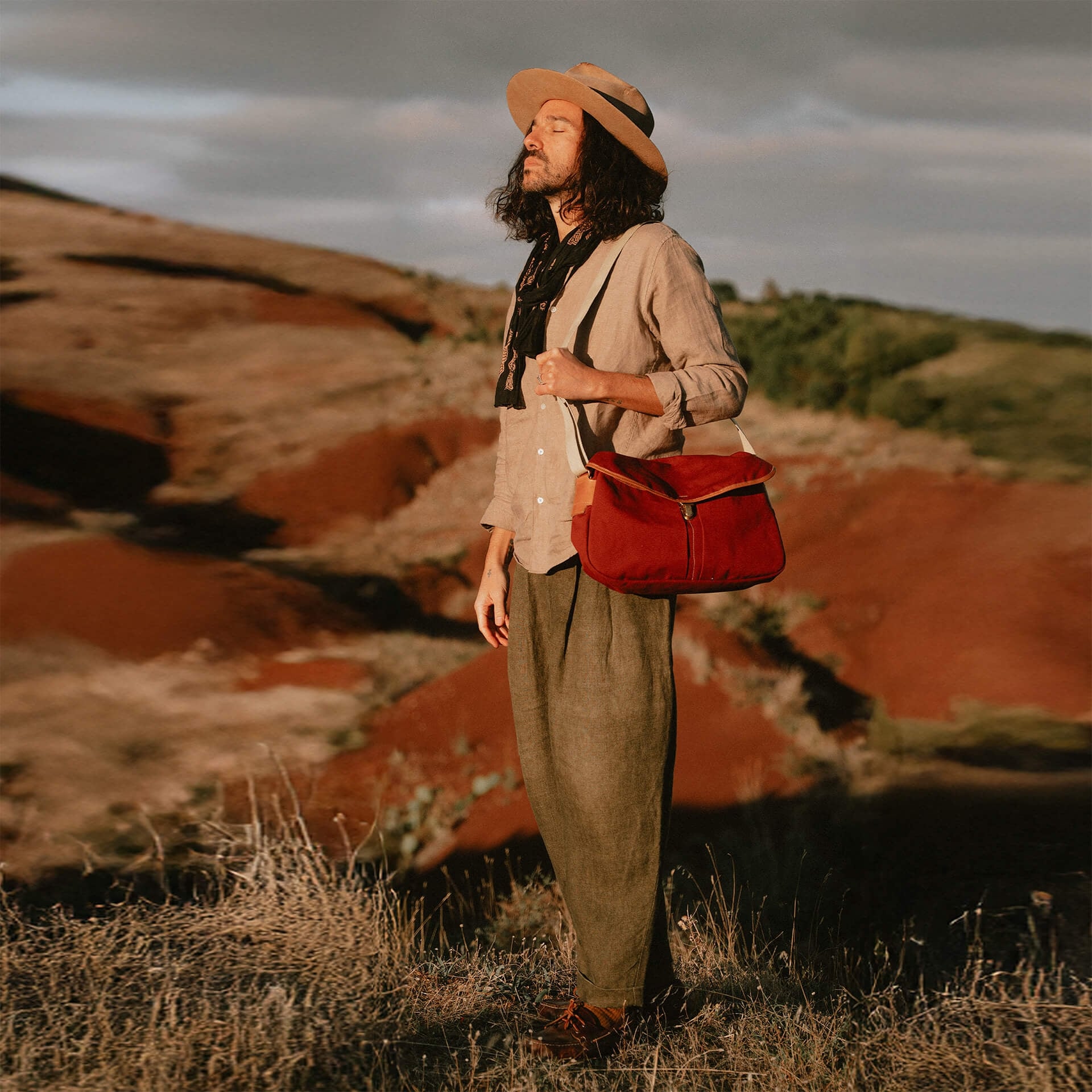 Léon messenger bag - Cardinal red (image n°5)
