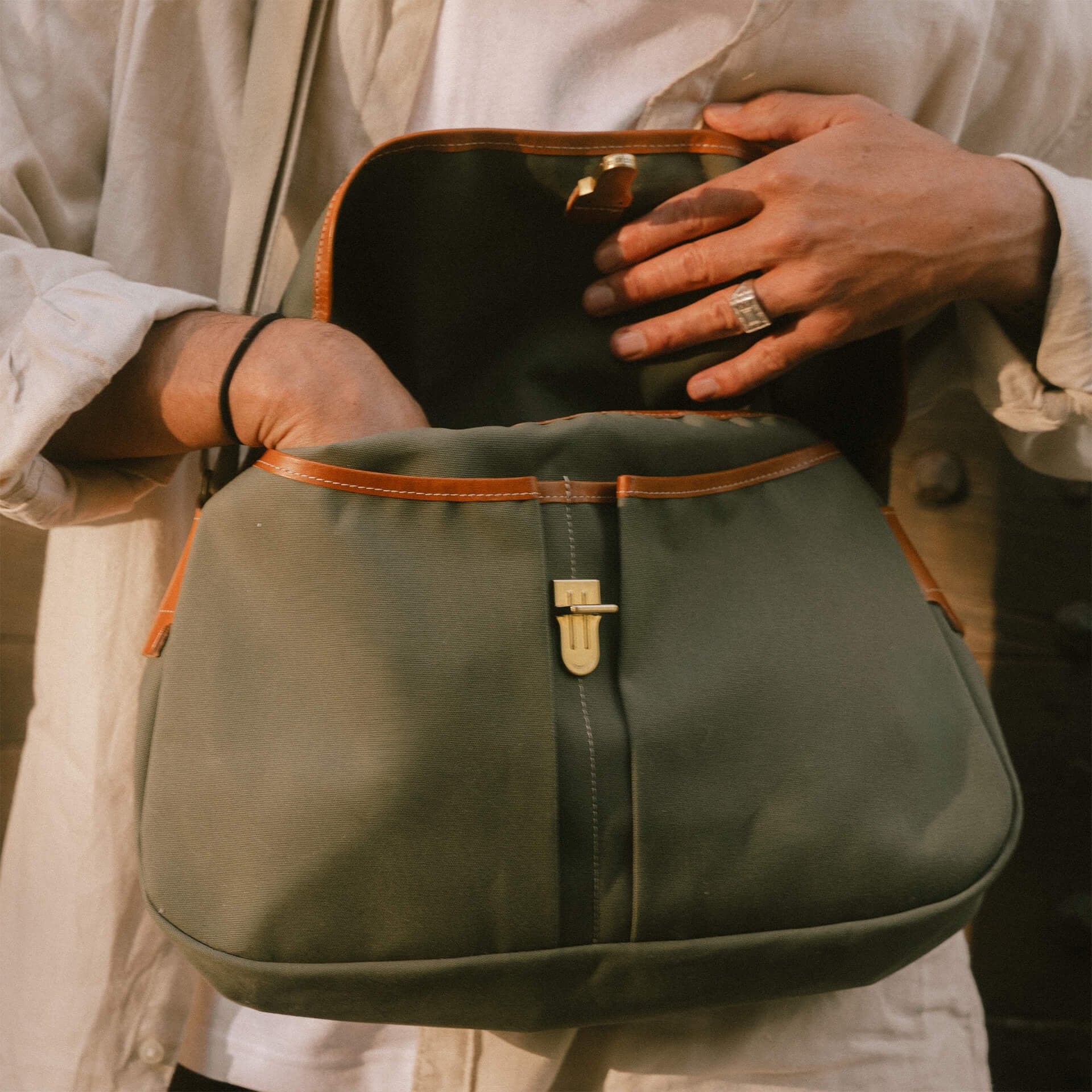 Léon messenger bag - Lichen (image n°6)