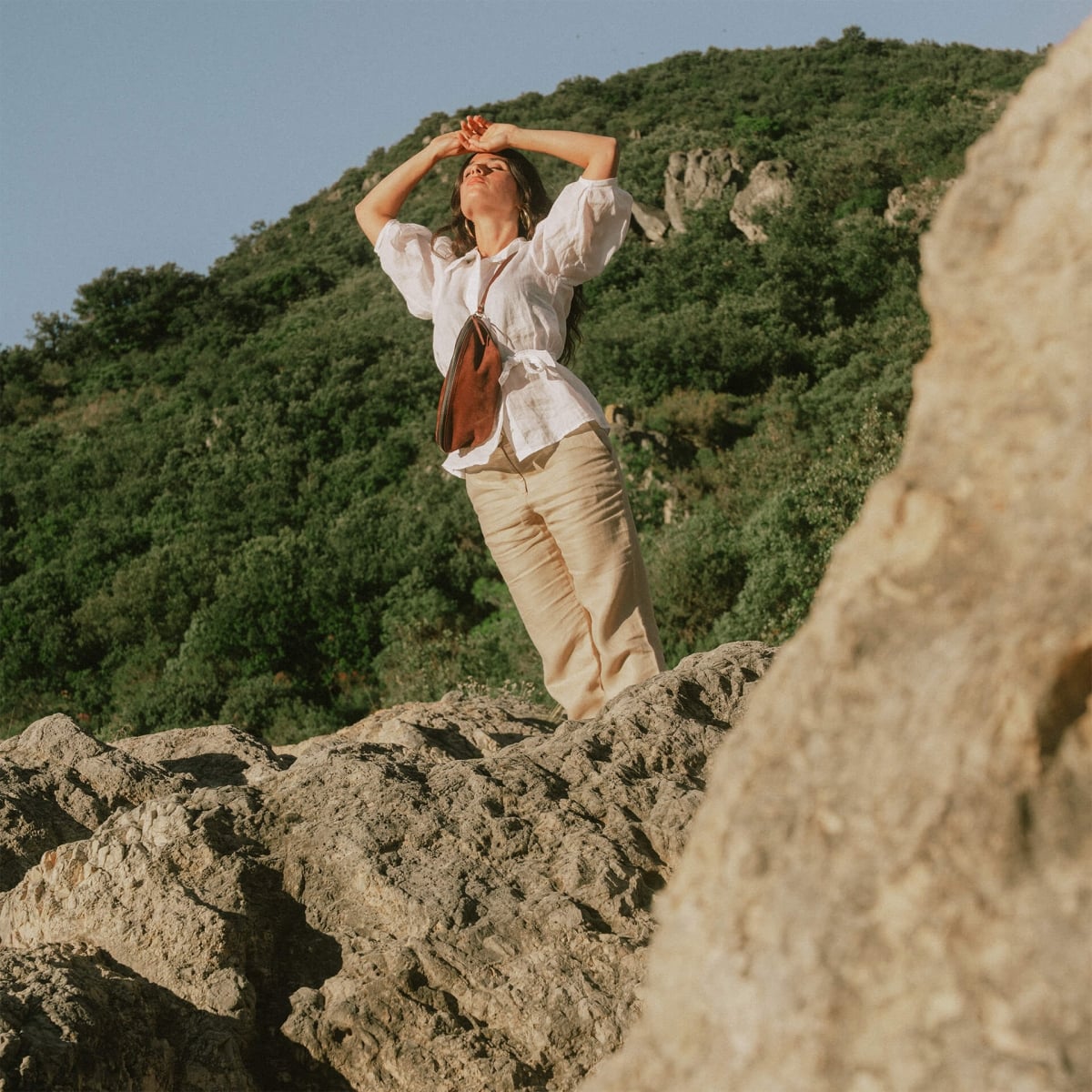 Sac banane Bea / Cuir Velours - Marron Rubis (image n°5)