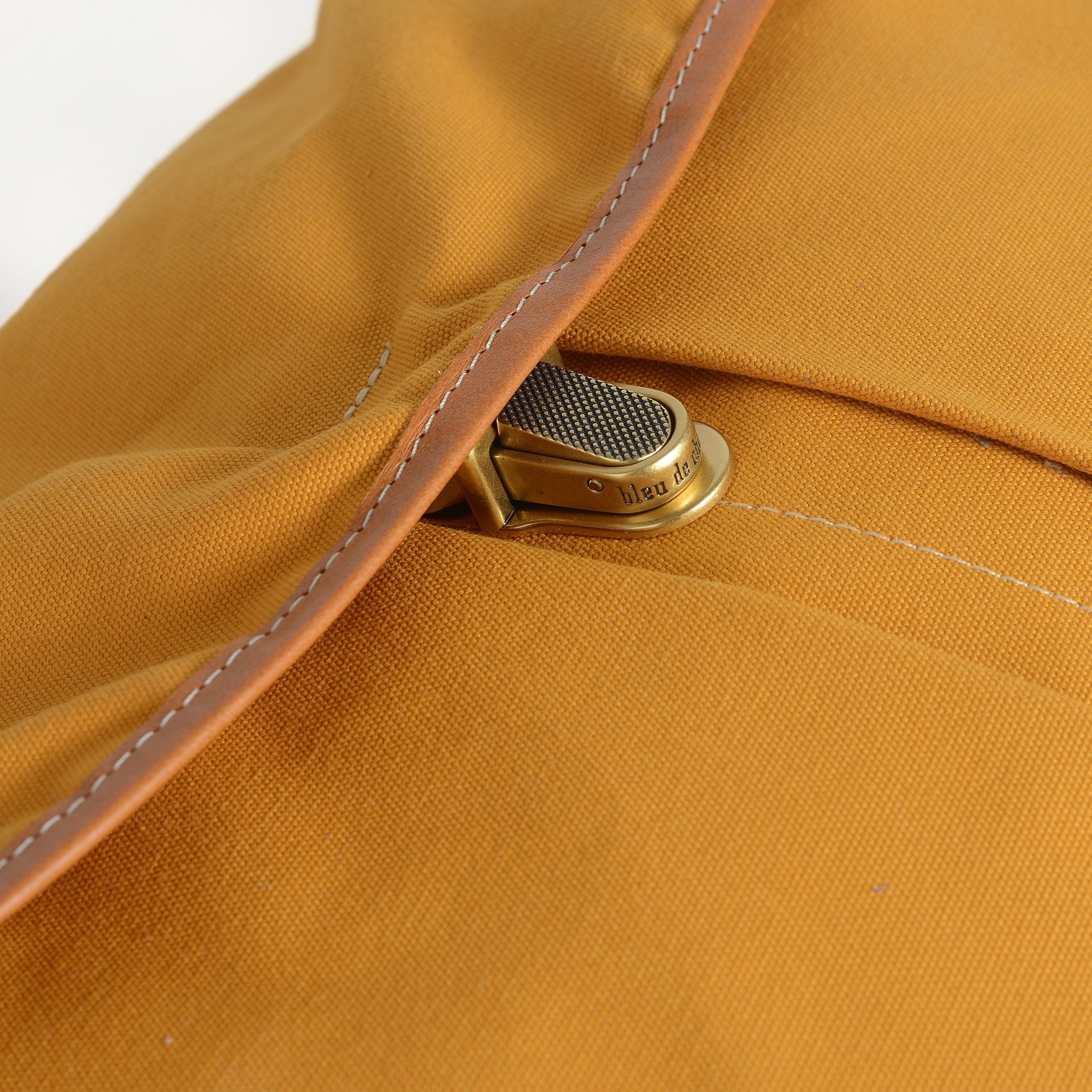 Léon messenger bag - Ochre (image n°4)
