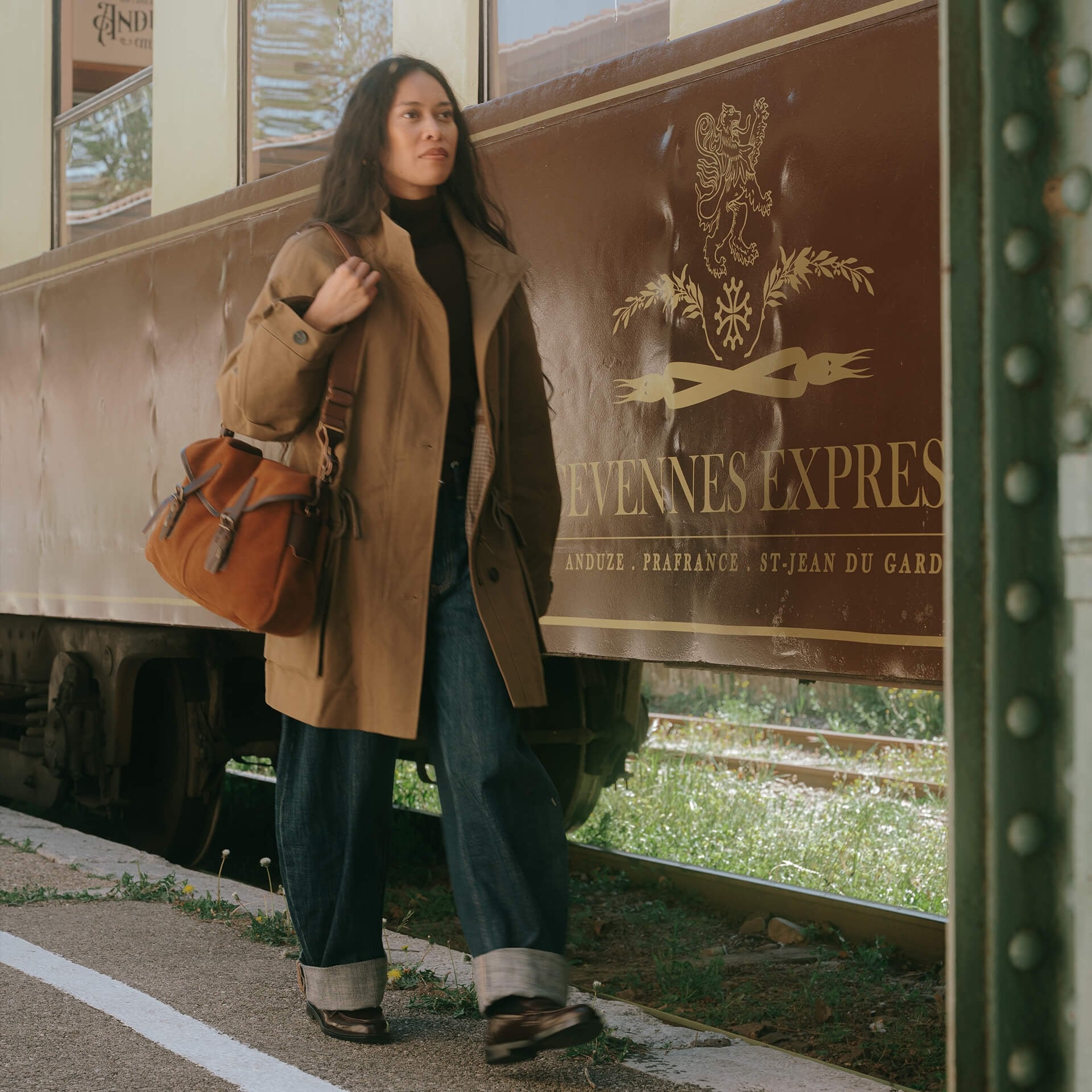 Musette M Fisherman's bag / Suede - Fawn Brown (image n°7)