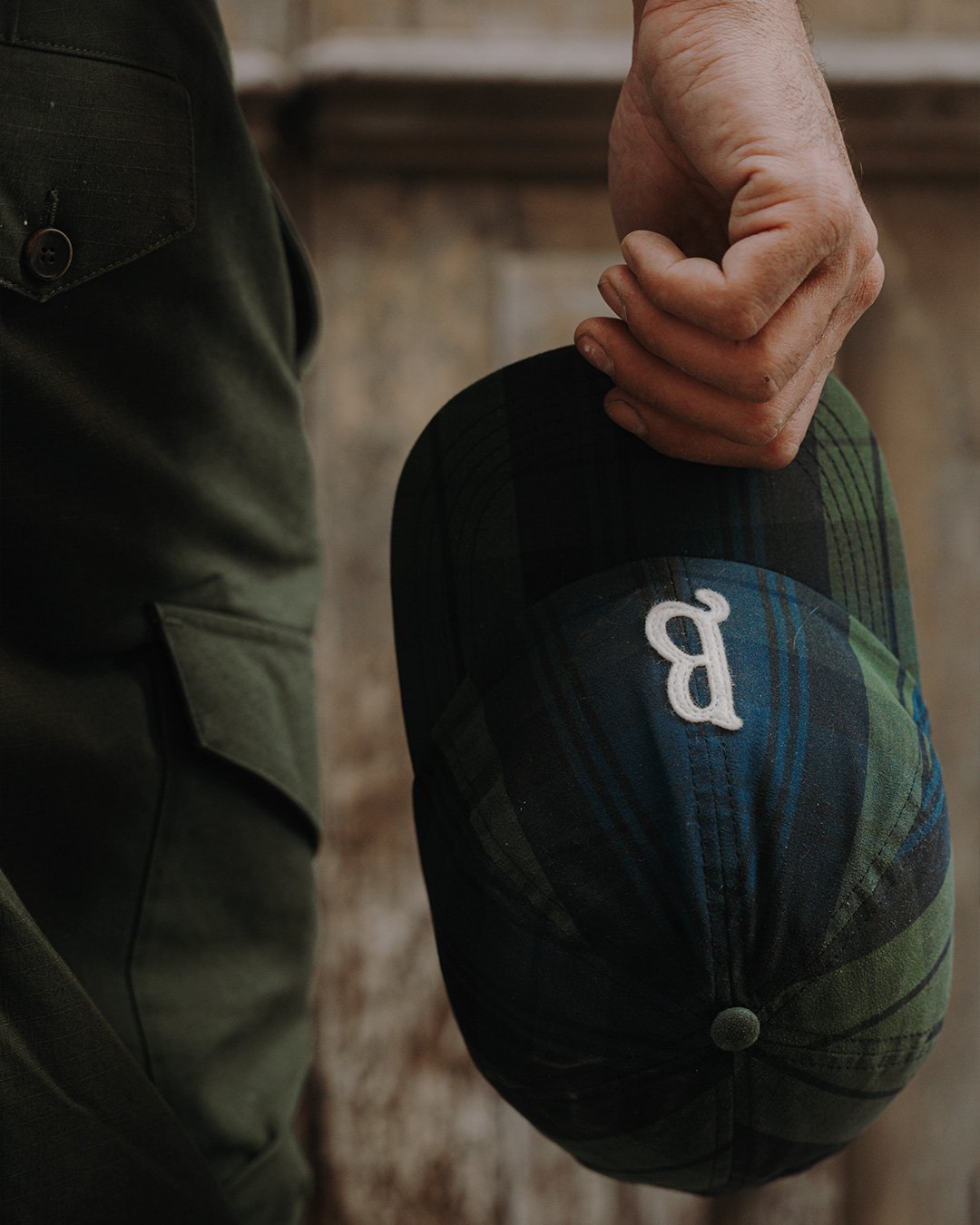 The "Gaspard" made in France cap held in the hand