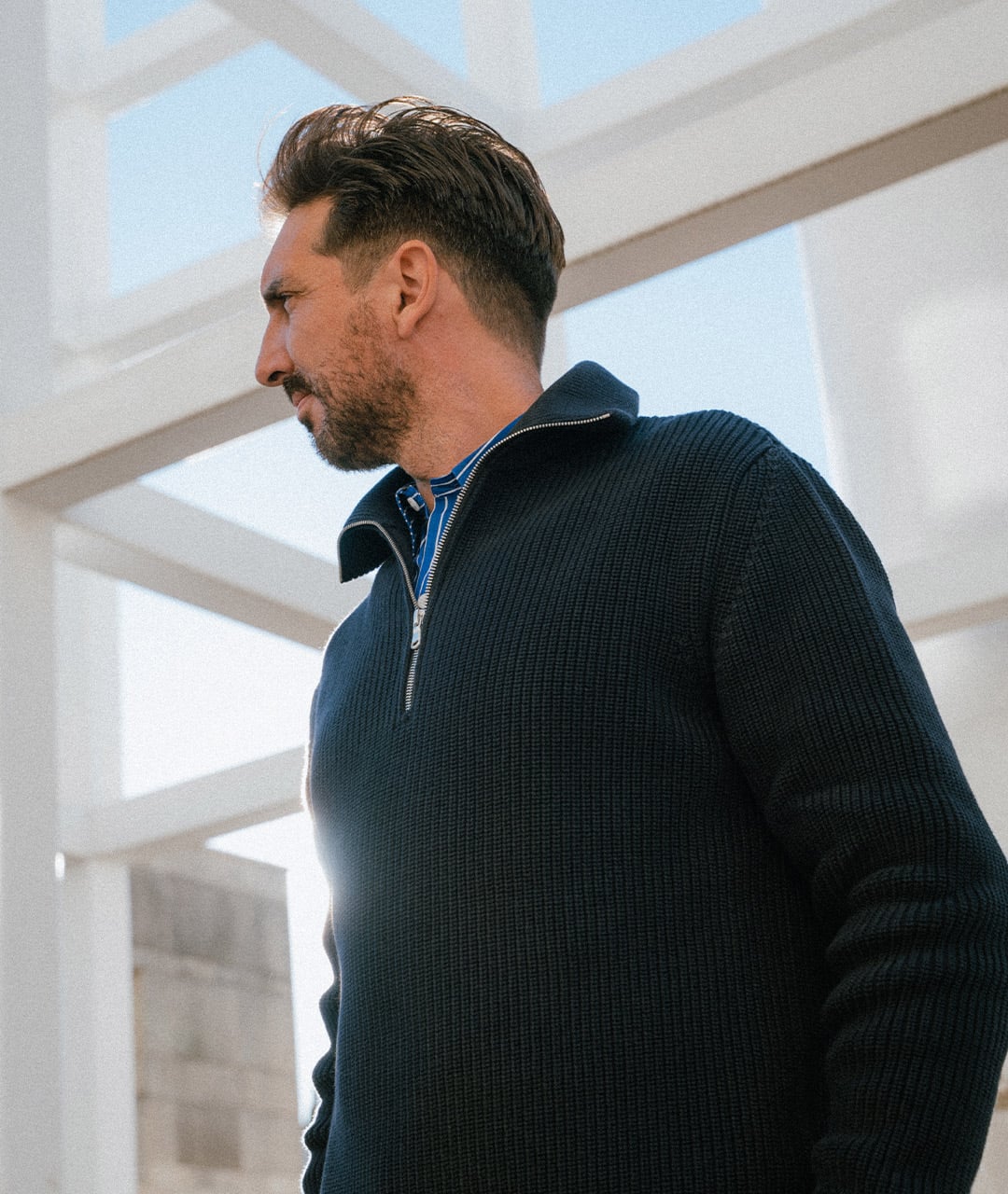 High-end men's sweater, photo of the garment being worn.