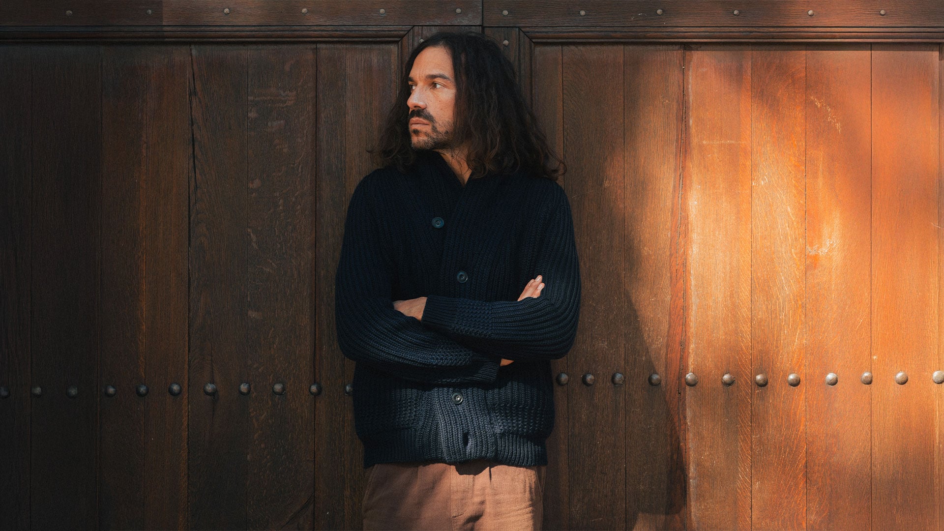 The Bleu de Chauffe men's cardigan worn