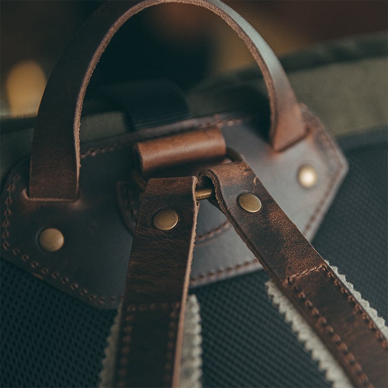 Vegetable-tanned leather backpack handle