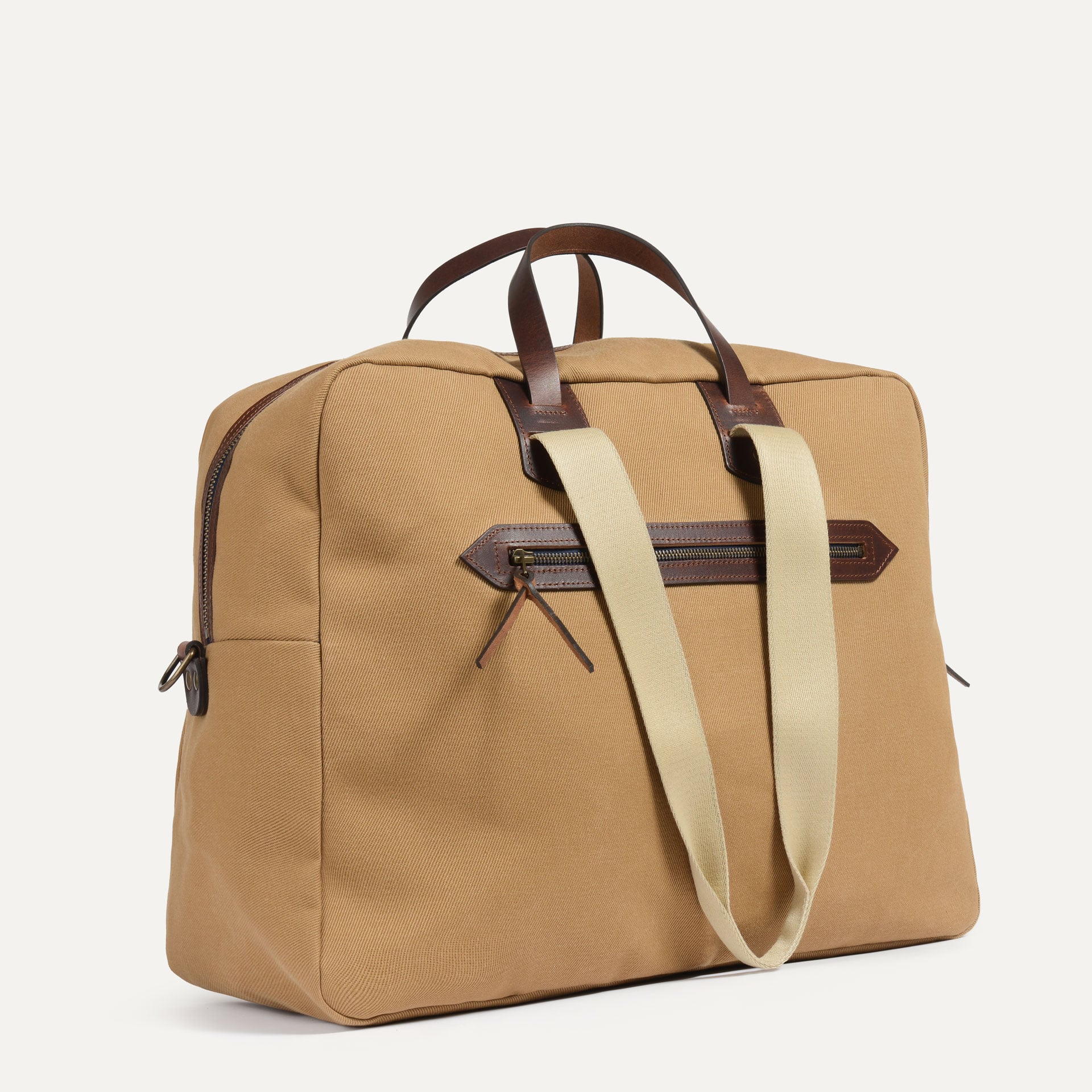 Handcrafted leather travel bag