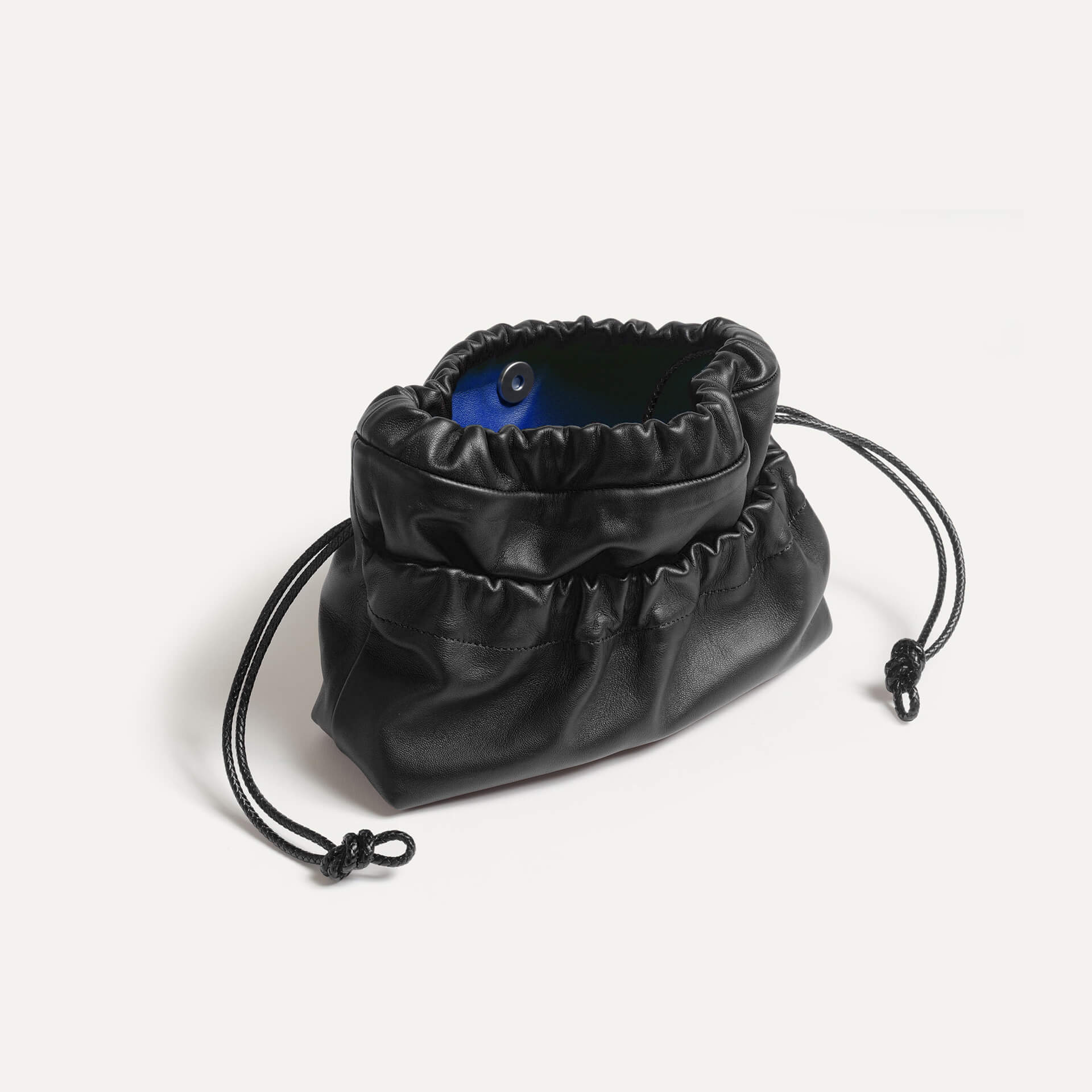 &bdquo;Menuet&ldquo; Beuteltasche aus schwarzem Leder