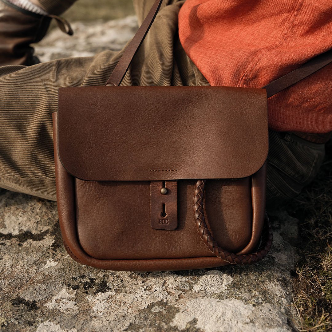 Leather cartridge bag