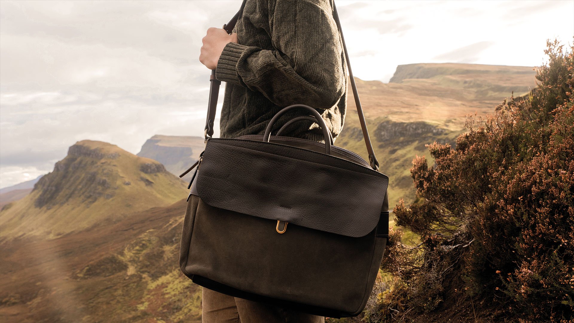 Zeppo canvas and leather business bag to carry