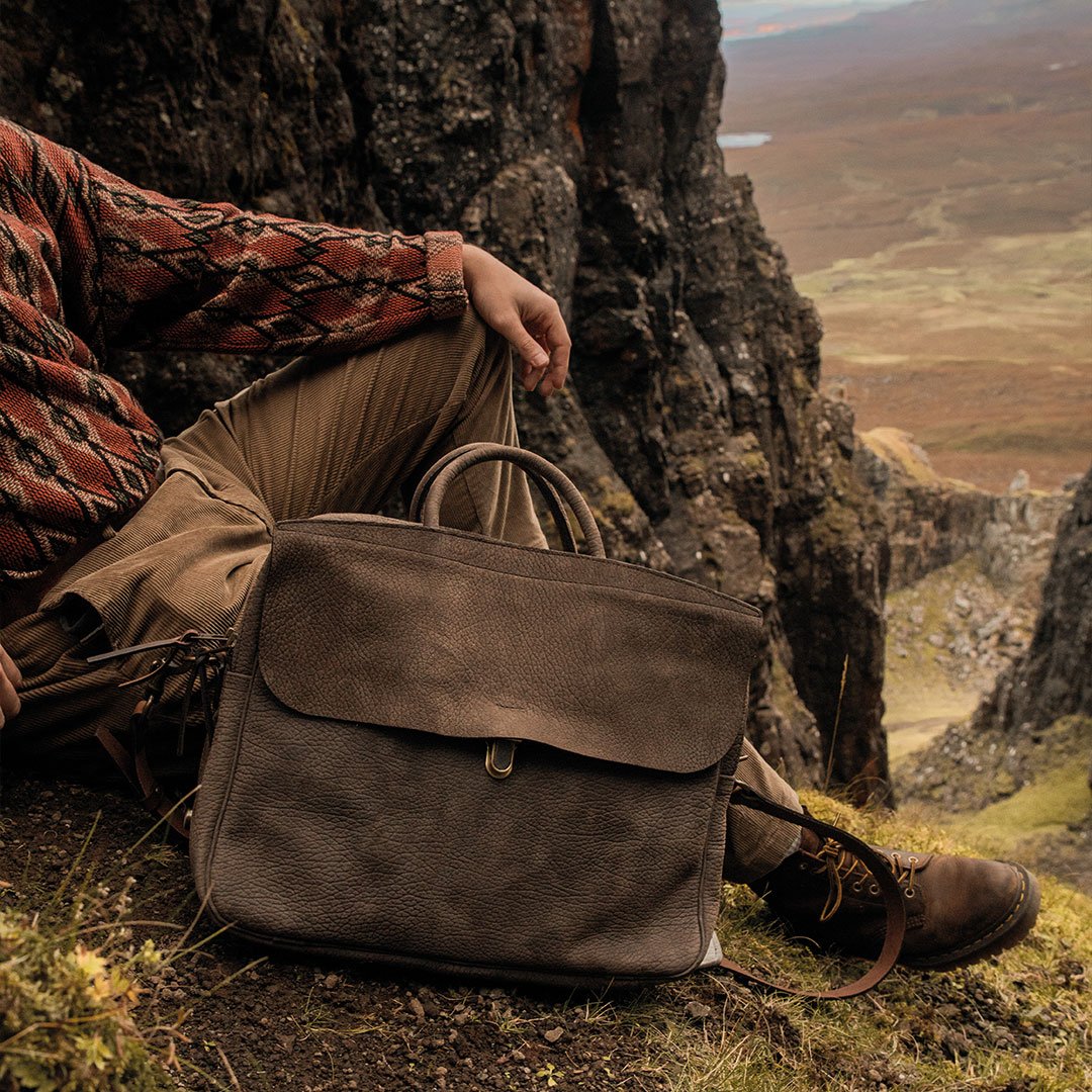 Sac ordinateur en cuir Zeppo dans la nature